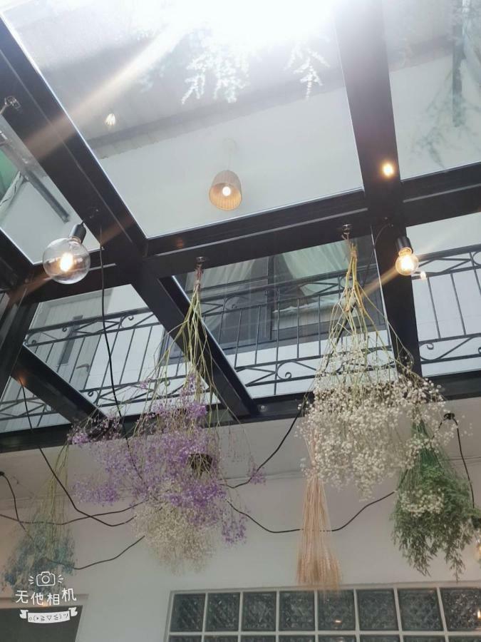 Tainan Little Day Hotel Buitenkant foto
